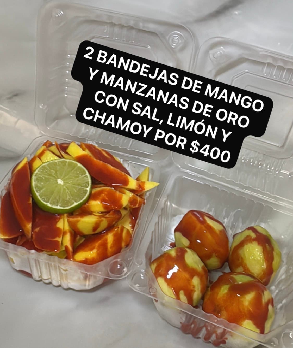 Combo de 2 bandejas de mango y manzanas de oro con sal, limón y chamoy