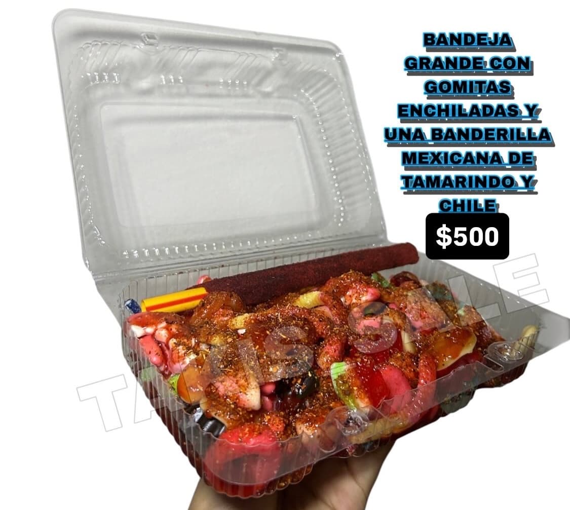 Bandeja grande de gomitas enchiladas con banderilla mexicana de tamarindo y chile
