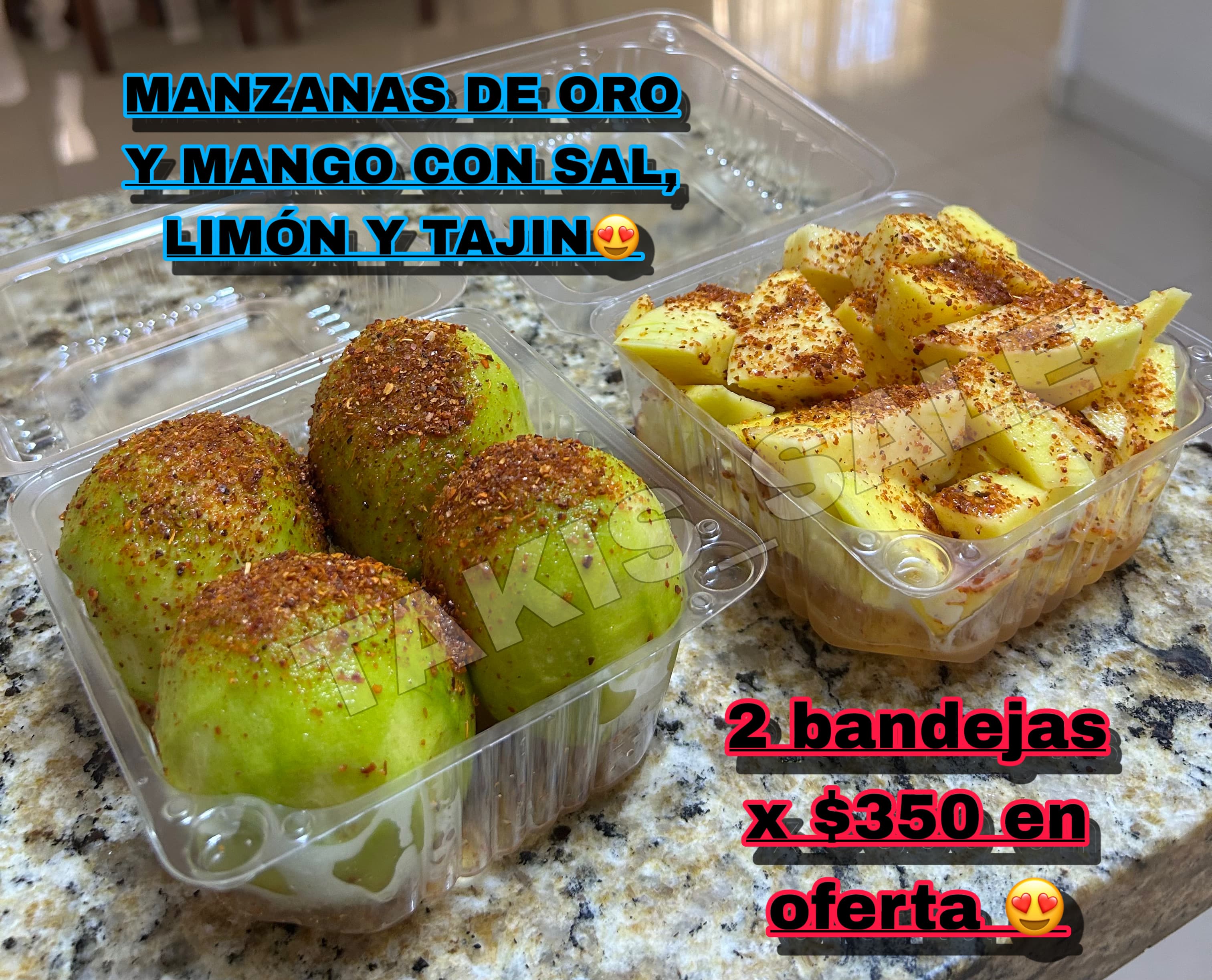 Combo de dos bandejas de manzana de oro y mango con sal, limón y Tajín