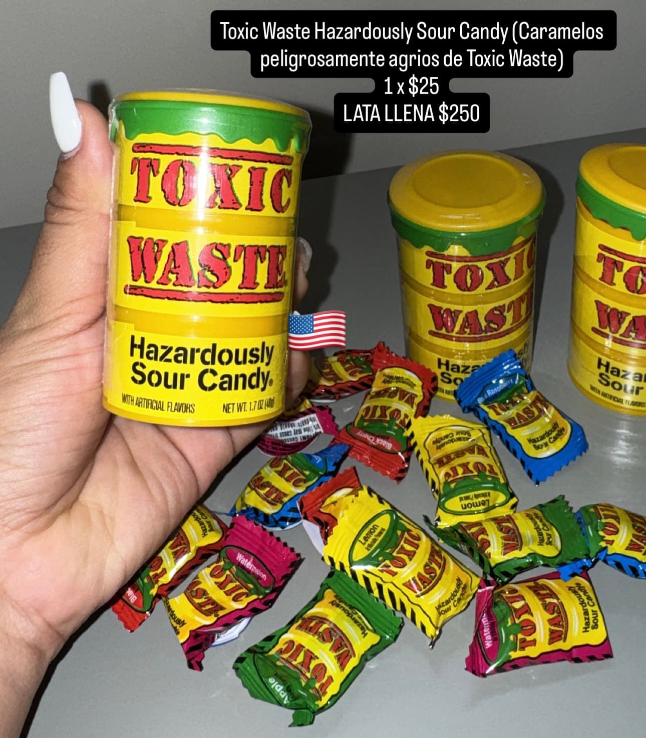 Toxic Waste Hazardously Sour Candy, lata surtida 48 g