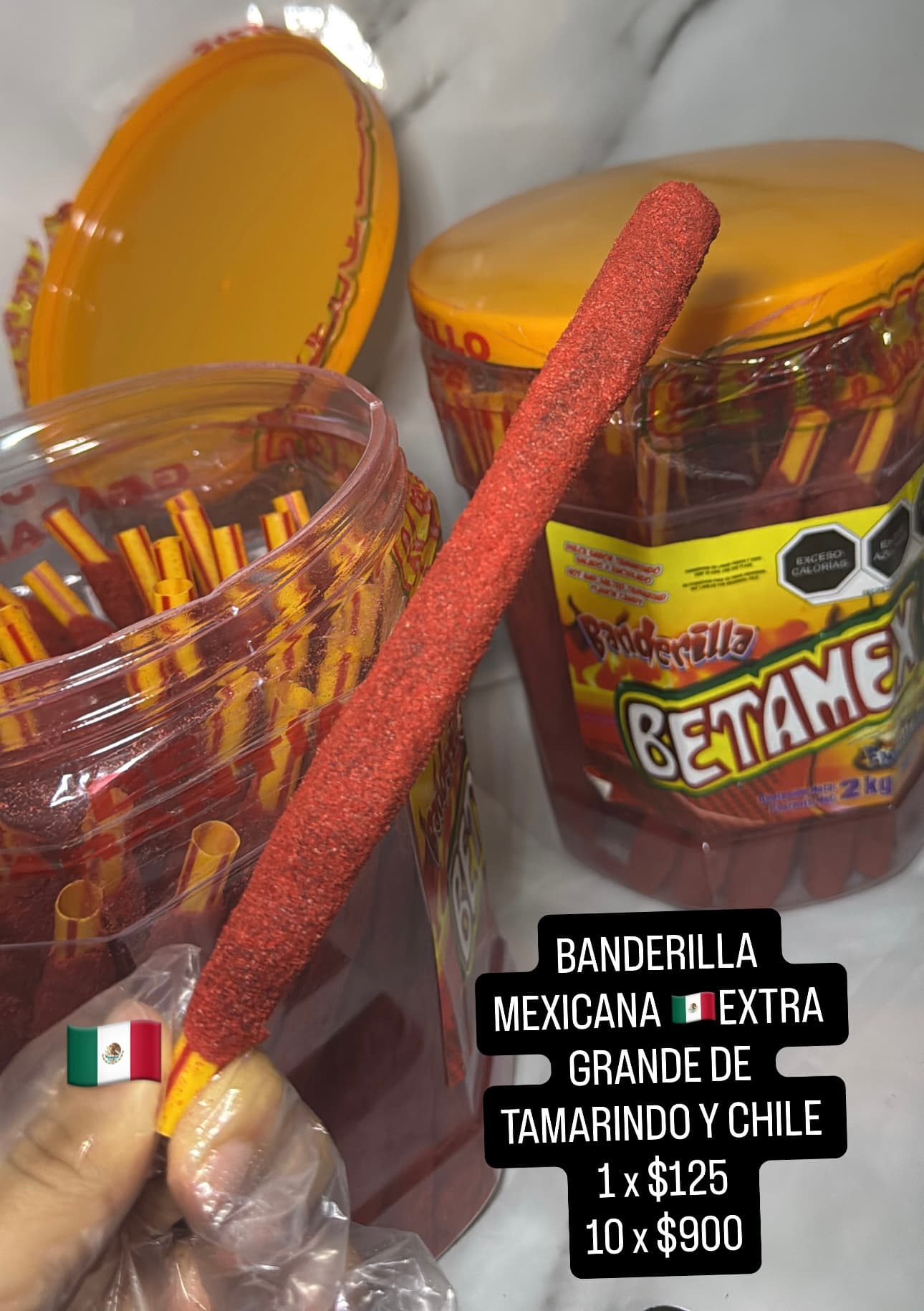 Banderilla Betamex extra grande de tamarindo con chile