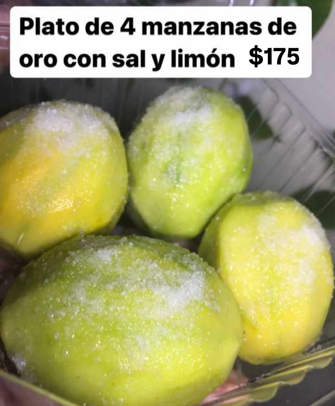 Plato de 4 manzanas de oro con sal y limón